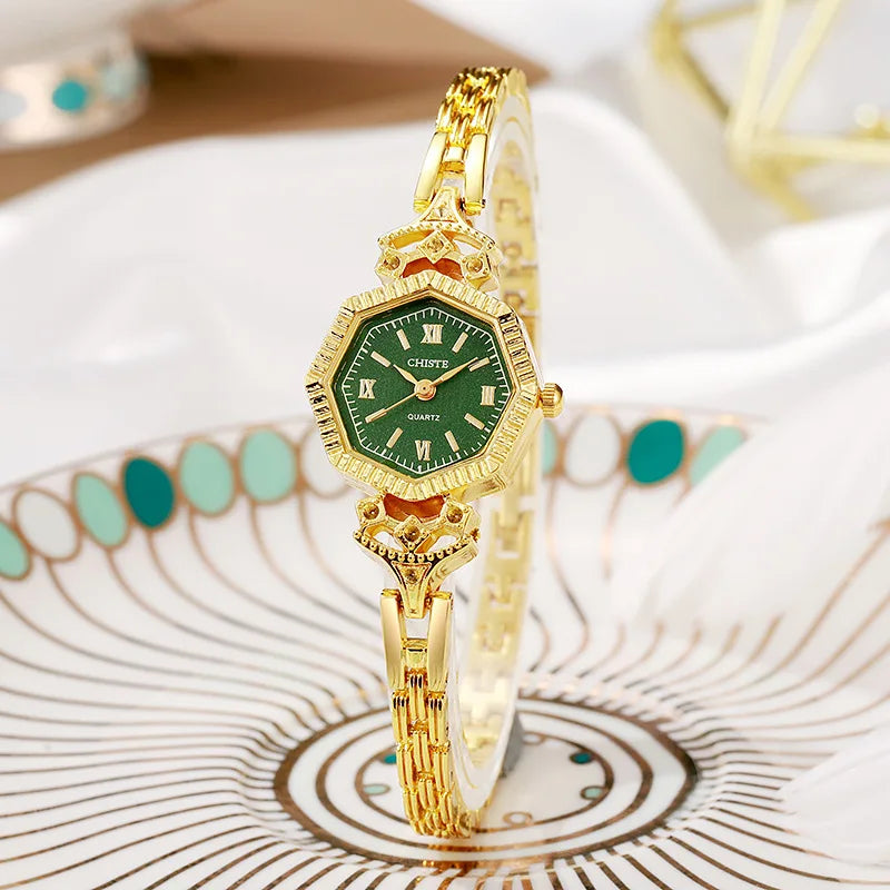Women's Fashion Quartz Watch - Rhombus Dial, Magnetic Alloy Bracelet