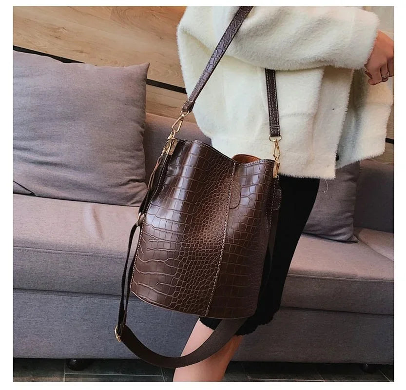 Women's Vintage Alligator Pattern Bucket Bag - Crossbody Shoulder Handbag
