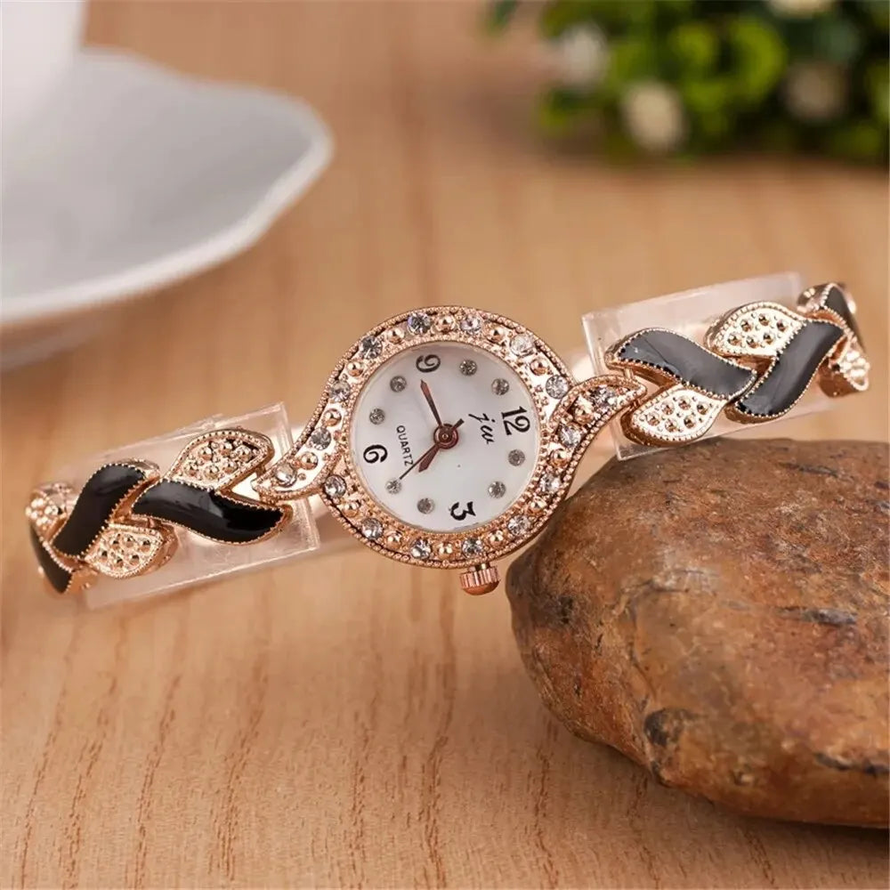 Women's 5-Piece Jewelry Set - Diamond Bracelet Watch & Water Drop Accessories