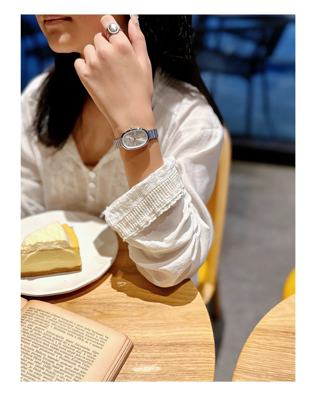 Women's Vintage Luxury Quartz Watch - Gold & Silver Bracelet