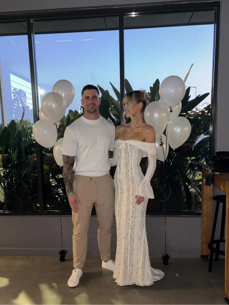 Women's Lace Flare Sleeve Mermaid Dress - Off Shoulder Elegant Floor-Length Gown