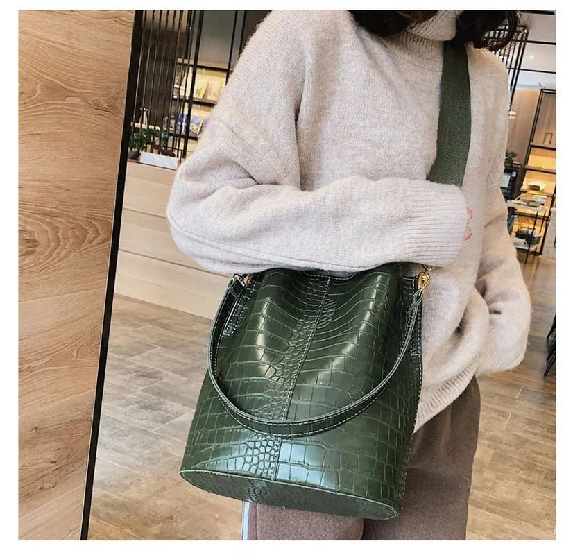 Women's Vintage Alligator Pattern Bucket Bag - Crossbody Shoulder Handbag
